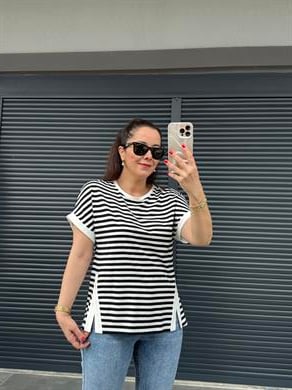 Çizgili Yırtmaç Detaylı İthal T-shirt Siyah