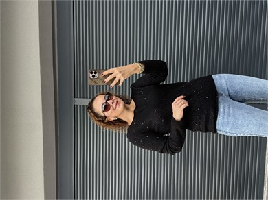 Dilvin Kayık Yaka Simli Pullu Triko Kazak Siyah