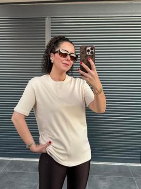 Dilvin Önü Dikiş Detaylı T-Shirt Taş