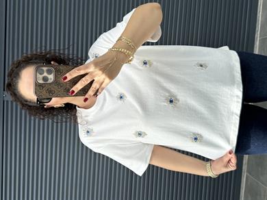 Göz Nakışlı İncili T-Shirt Beyaz
