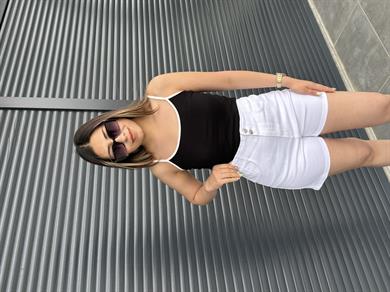 Karol Beyaz Düğmeli Kot Şort
