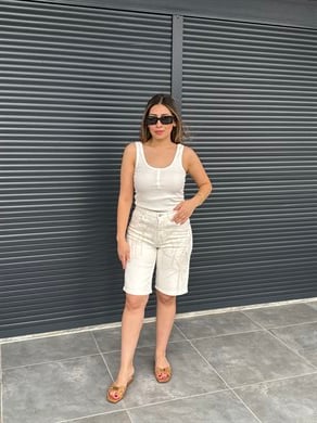 Karol Nakışlı Bermuda Şort