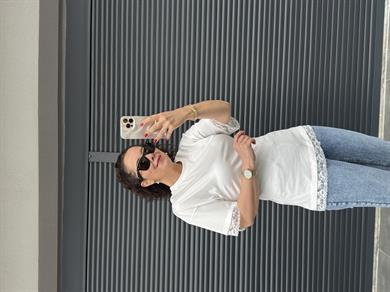 Kolları Ve Etek Ucu Dantelli T-shirt Beyaz
