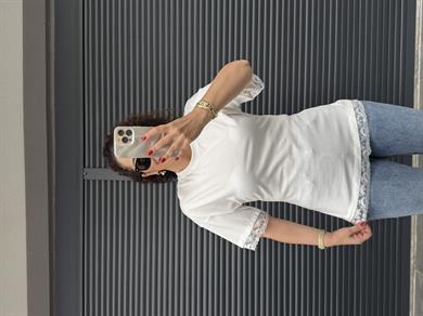 Kolları Ve Etek Ucu Dantelli T-shirt Beyaz