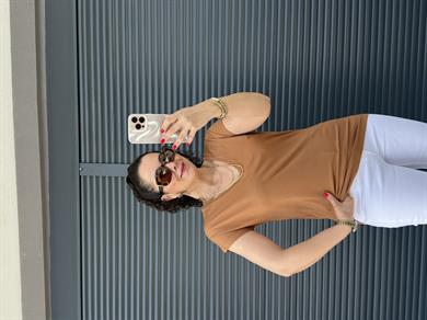 Modal Kumaş  V Yaka T-Shirt Kiremit