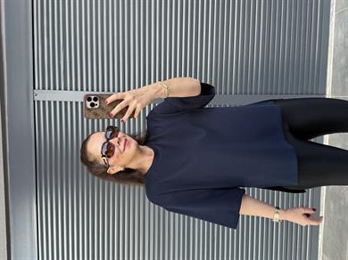 Modal Kumaş Yan Yırtmaçlı Basic T-Shirt Lacivert