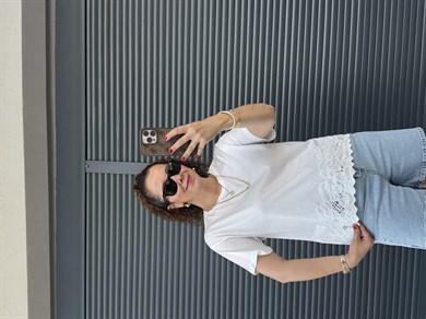 Premium Çiçek Güpür Detaylı T-shirt Ekru