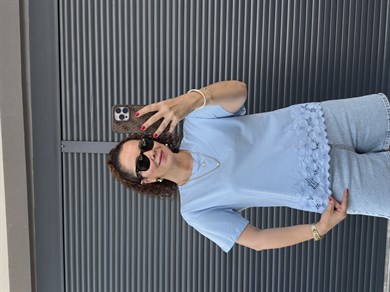 Premium Çiçek Güpür Detaylı T-shirt Mavi