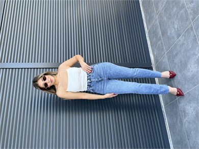 Premium Kesik Paça Toparlayıcı Boy Fit Jean Orta Mavi