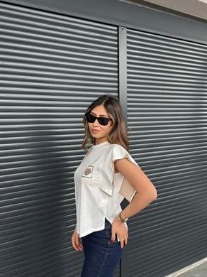 Pul Detaylı Tasarım T-shirt Bej