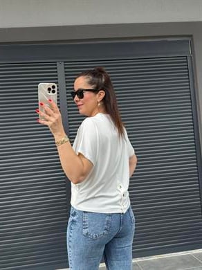 Yarasa Kol Arkası Çıtçıt Detaylı T-shirt Ekru