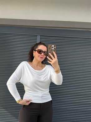 Yarasa Kol Çilek Kumaş İnce Triko Bluz Ekru