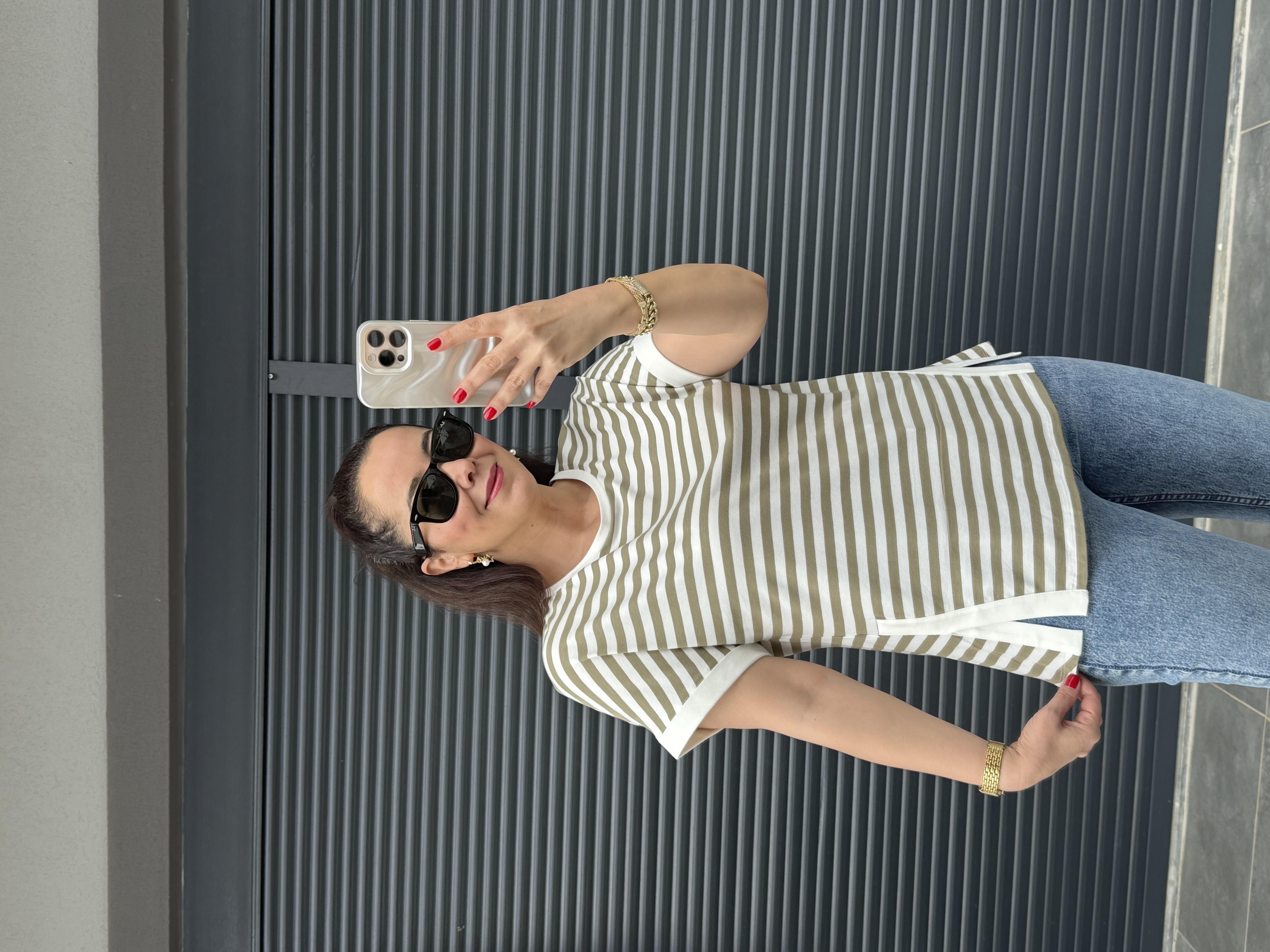 Çizgili Yırtmaç Detaylı İthal T-shirt Haki