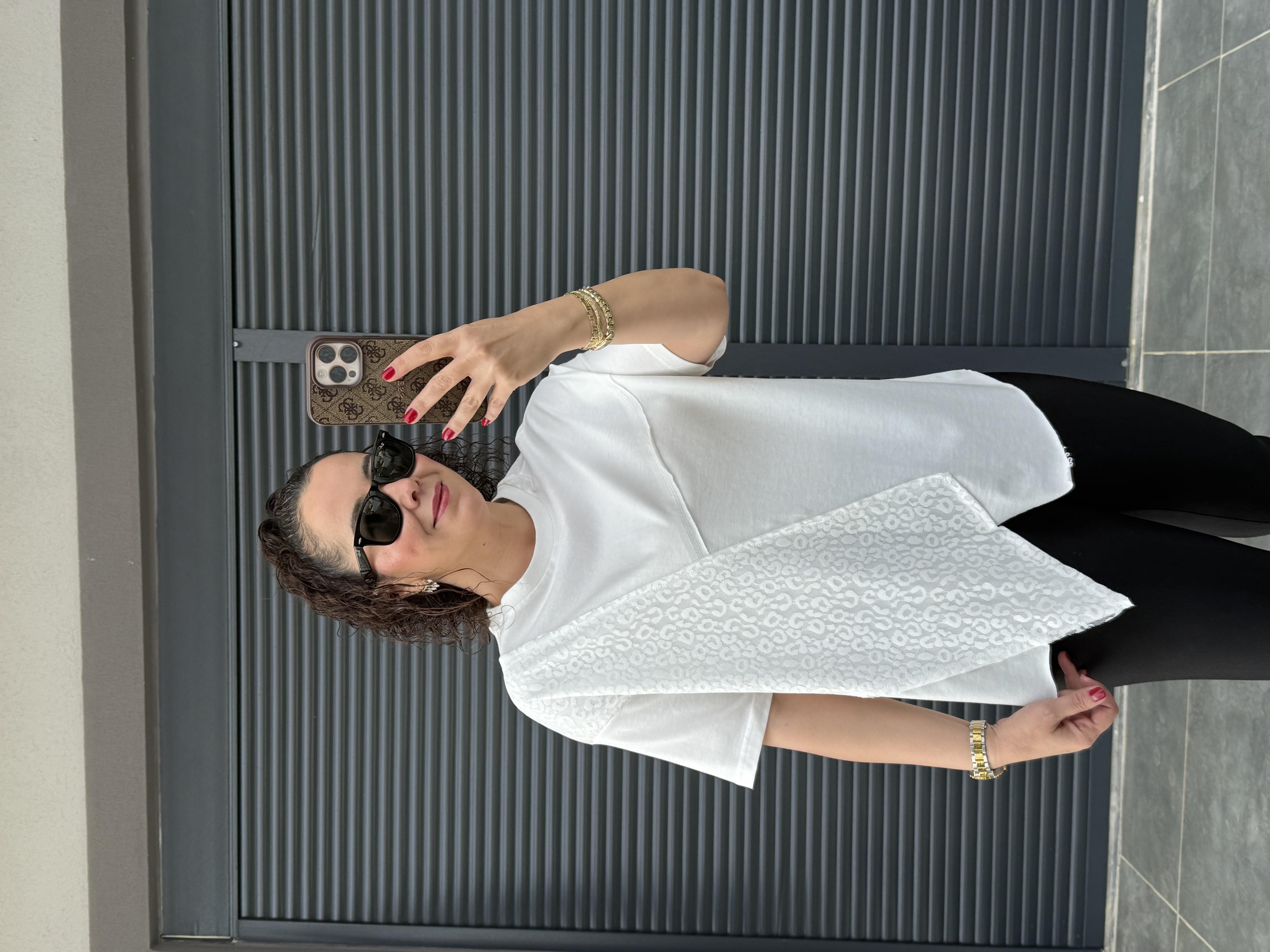 Dantel Detaylı Tasarım T-shirt Beyaz