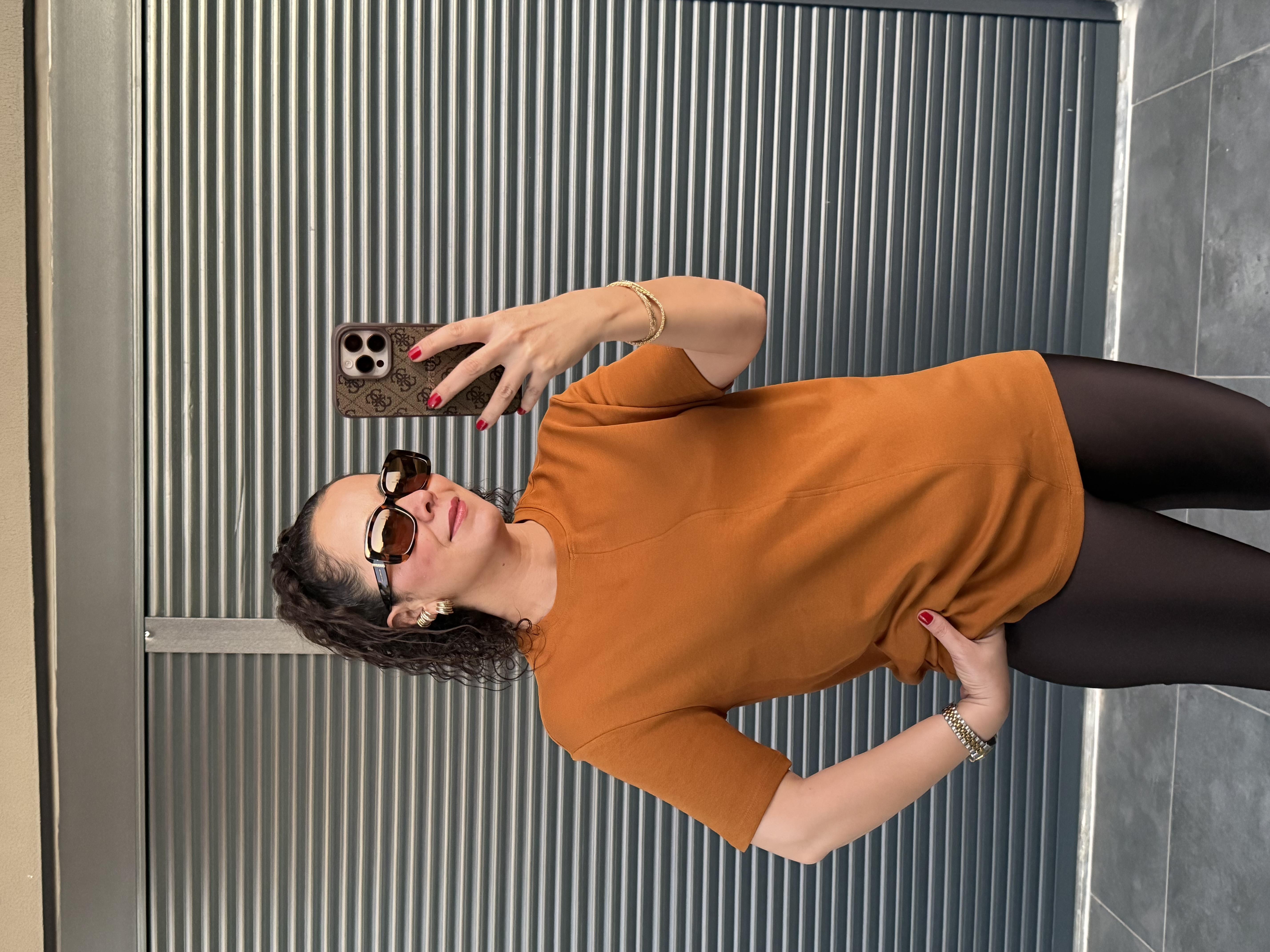 Dilvin Önü Dikiş Detaylı T-Shirt Kiremit