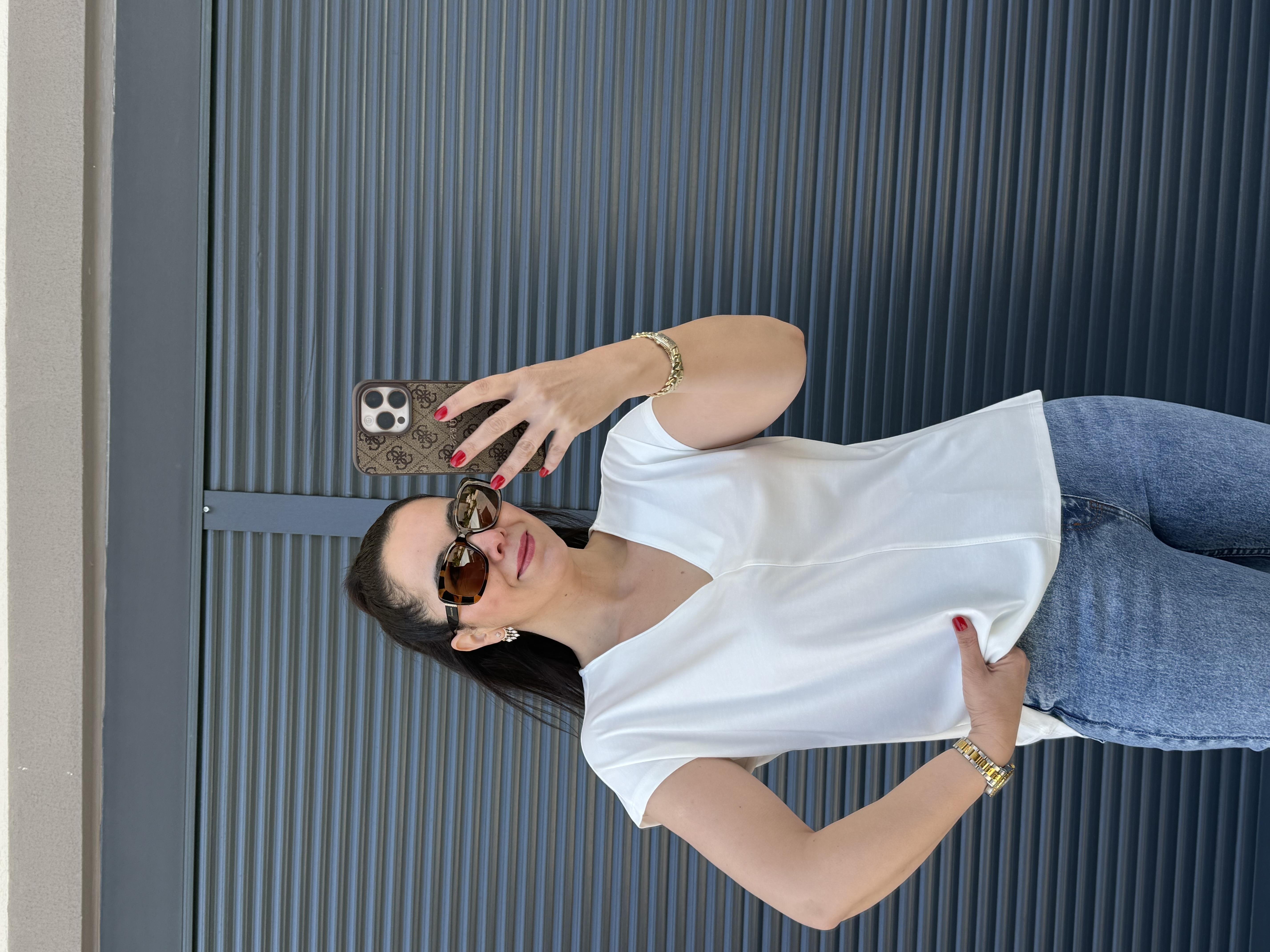 V Yaka Yarasa Kol Modal T-shirt Ekru