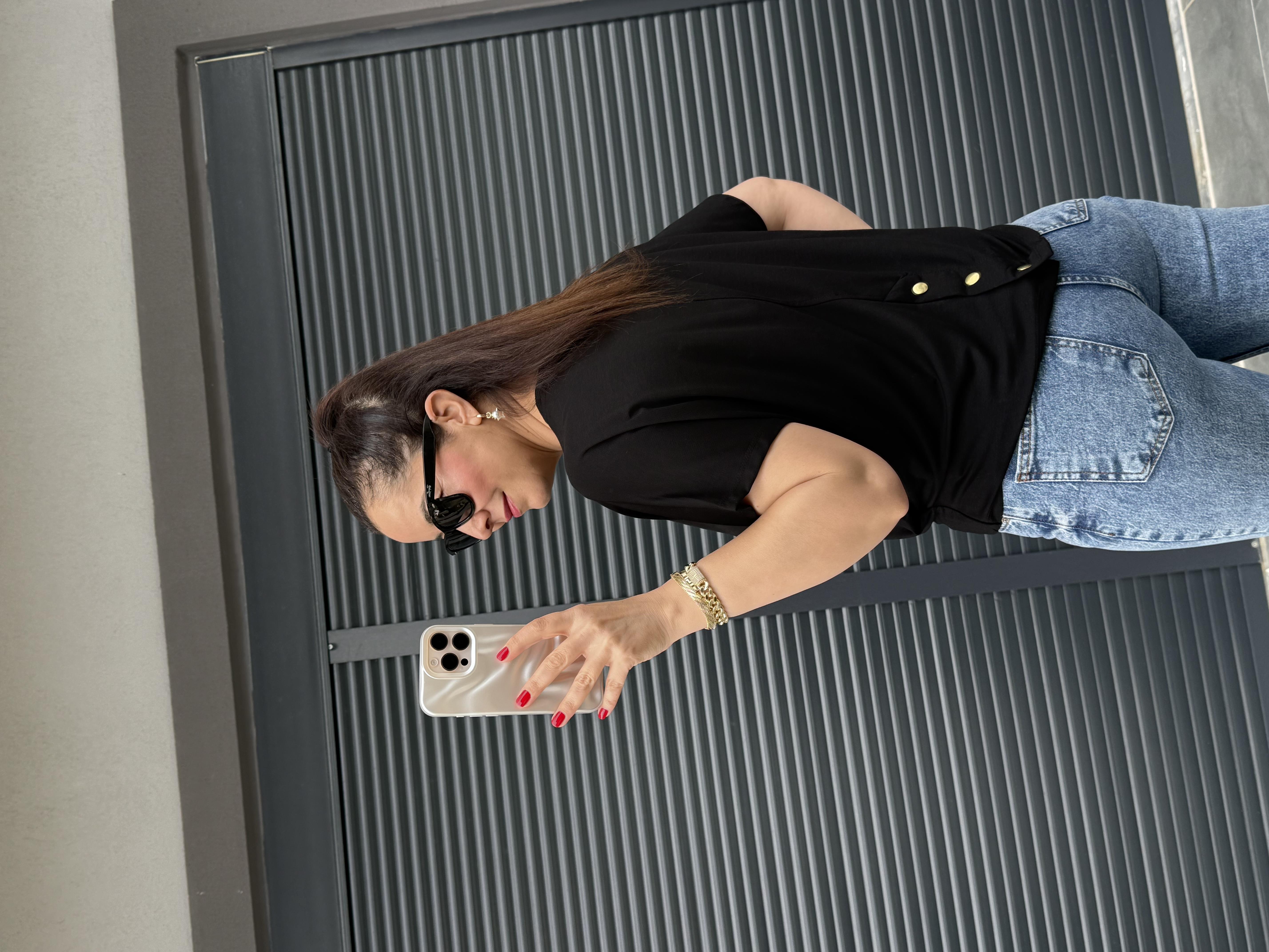 Yarasa Kol Arkası Çıtçıt Detaylı T-shirt Siyah