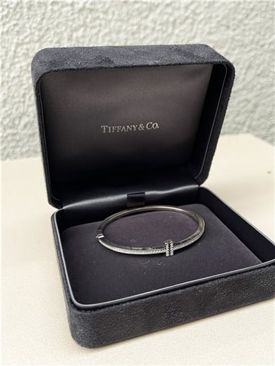 Tiffany T Diamond Hinged Wire Bangle in 18K White Gold Bilezik