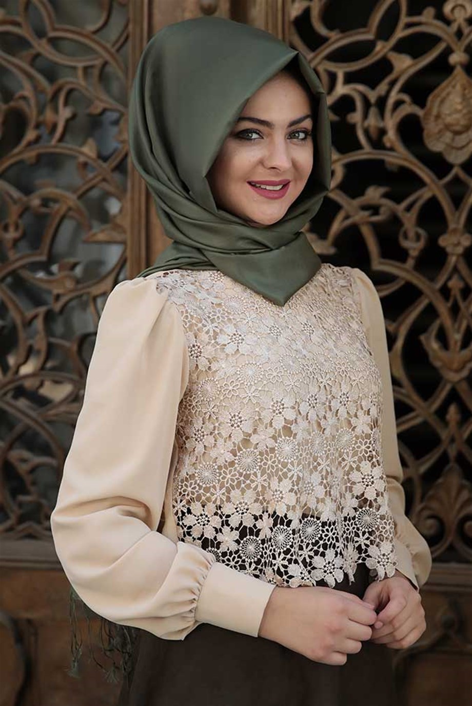 Pınar Şems Dantel Pelerinli Gömlek Bej