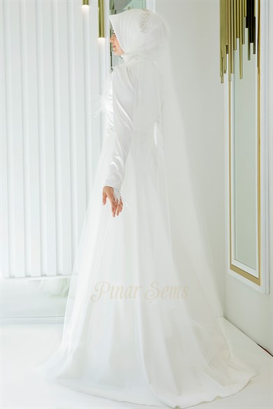 Pınar Şems Yeni Nevra Abiye Beyaz