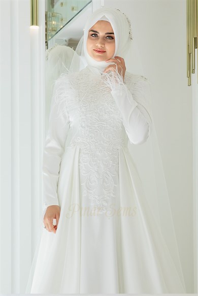 Pınar Şems Yeni Nevra Abiye Beyaz