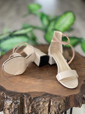 Pierre Cardin Bilek Bağcığı Taşlı Bej Rugan Kadın Ayakkabı 52215
