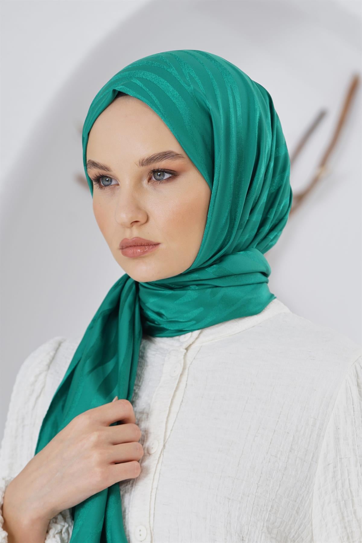 Loryan Scarf Floş Jakar Serisi Ağaç Kabuğu Desenli Şal Benetton