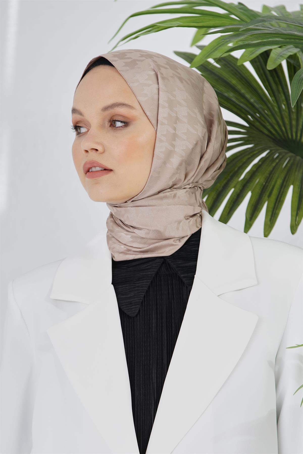 Loryan Scarf Floş Jakar Serisi Kazayağı Desenli Şal Capuccino