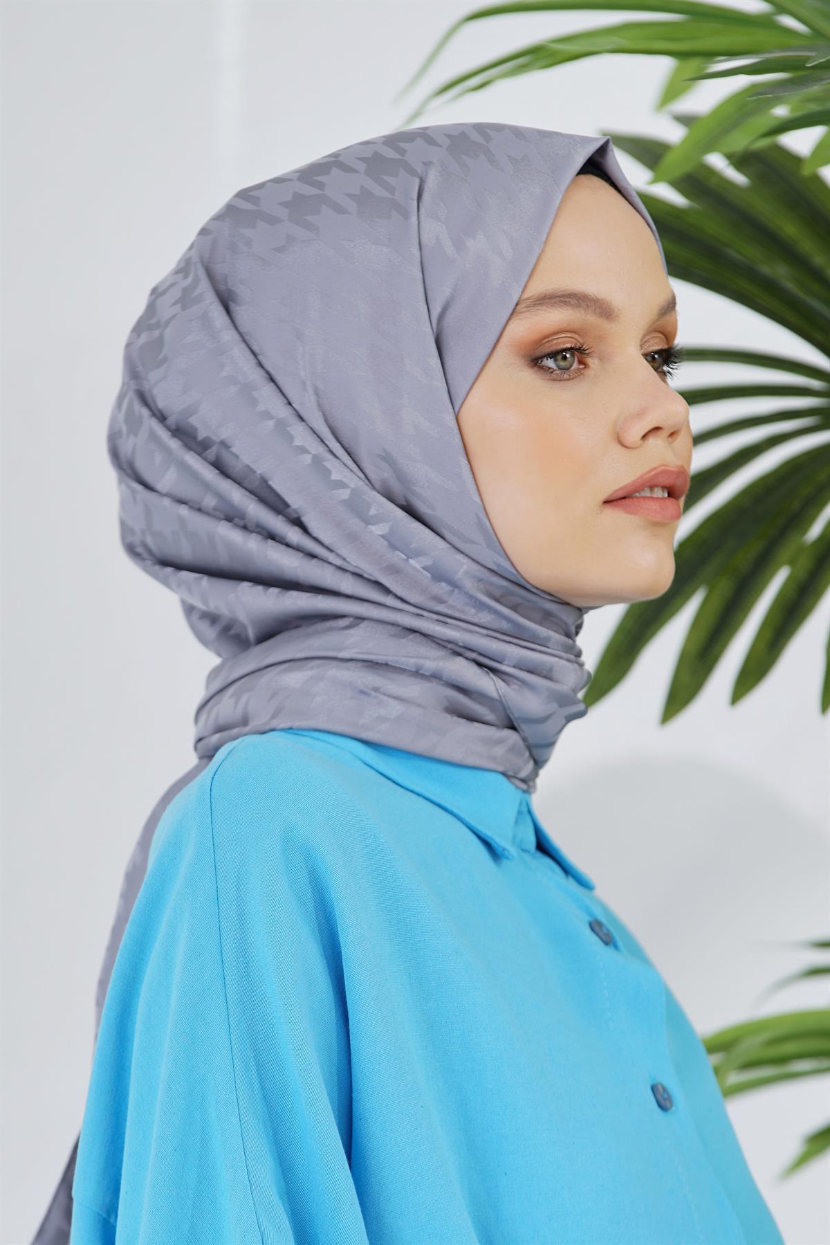 Loryan Scarf Floş Jakar Serisi Kazayağı Desenli Şal Füme