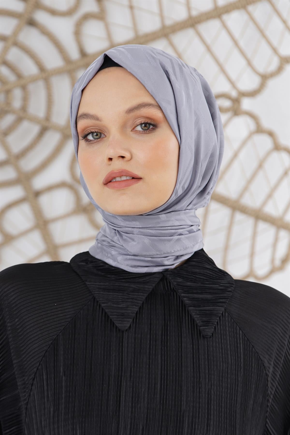 Loryan Scarf Floş Jakar Serisi Logo Desen Şal Füme