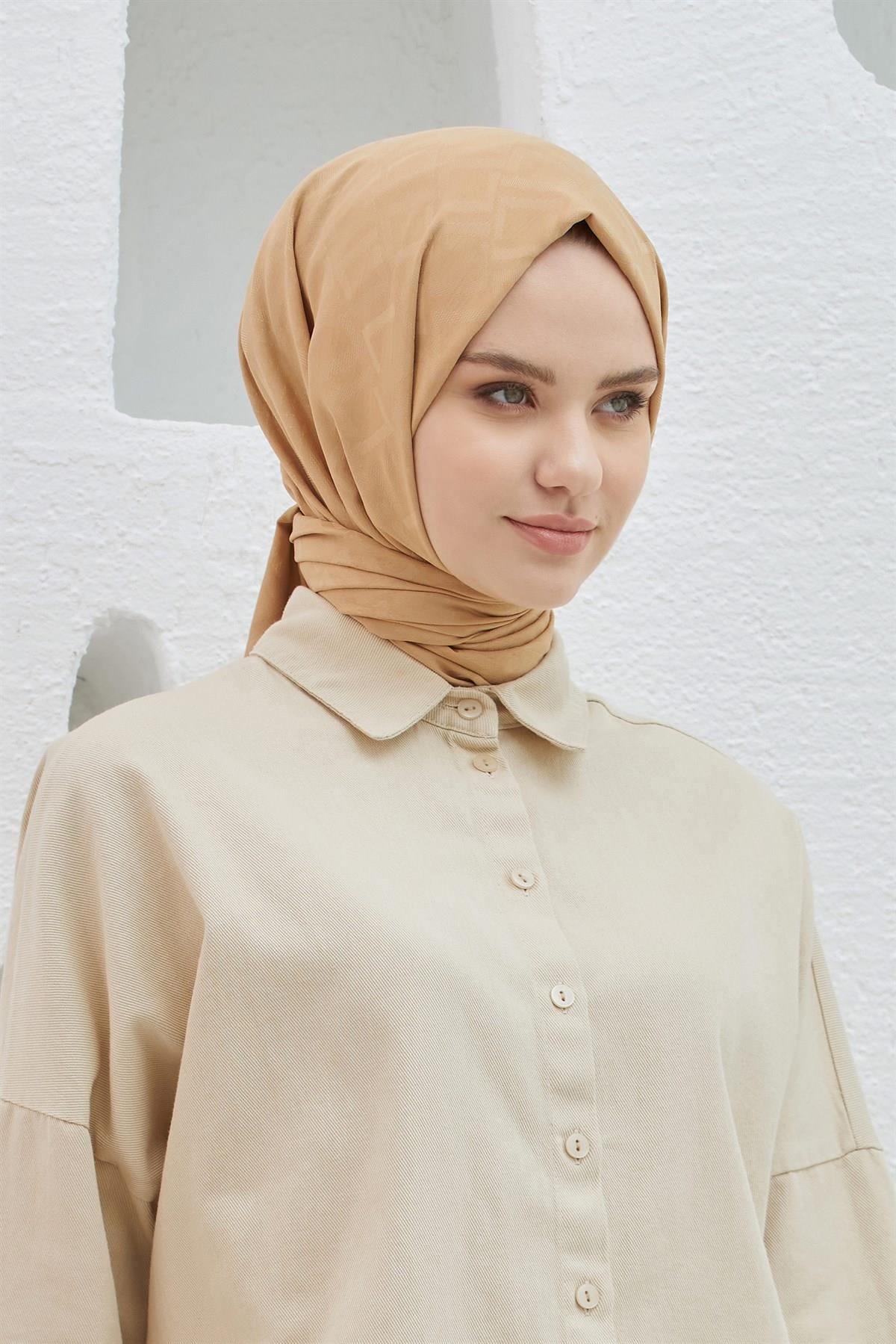 Loryan Scarf Logo Desen, Jakarlı Pamuklu Şal Koyu Bej