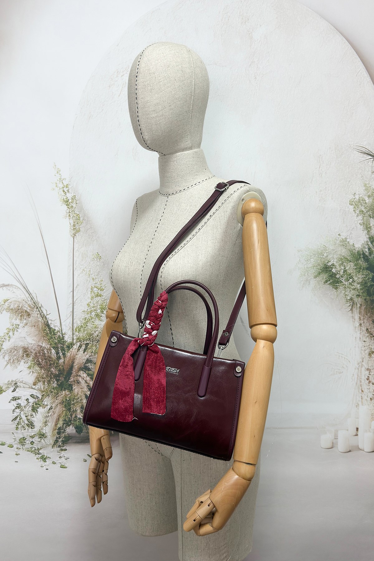 OSELA 67-8138 Kadın Bordo Omuz Ve Kol Çanta