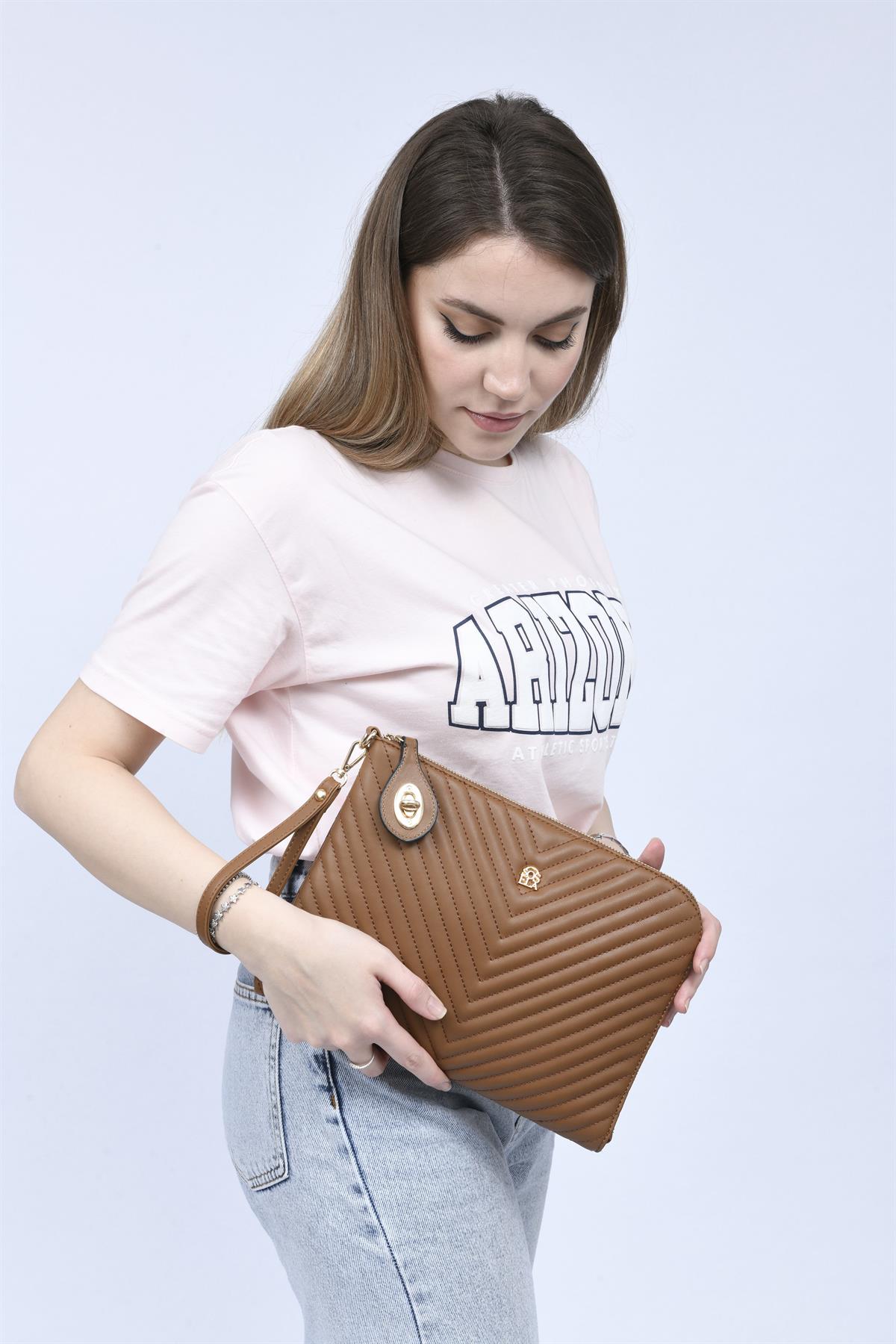 Belda Kadın Clutch Çanta 67-6011 TABA