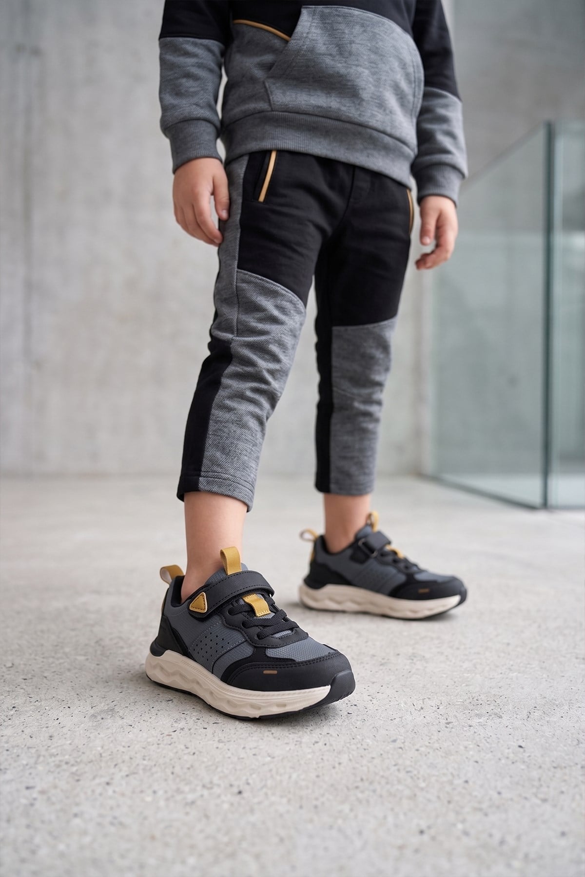Pepino 2382 Çocuk Spor Ayakkabı Siyah - Füme