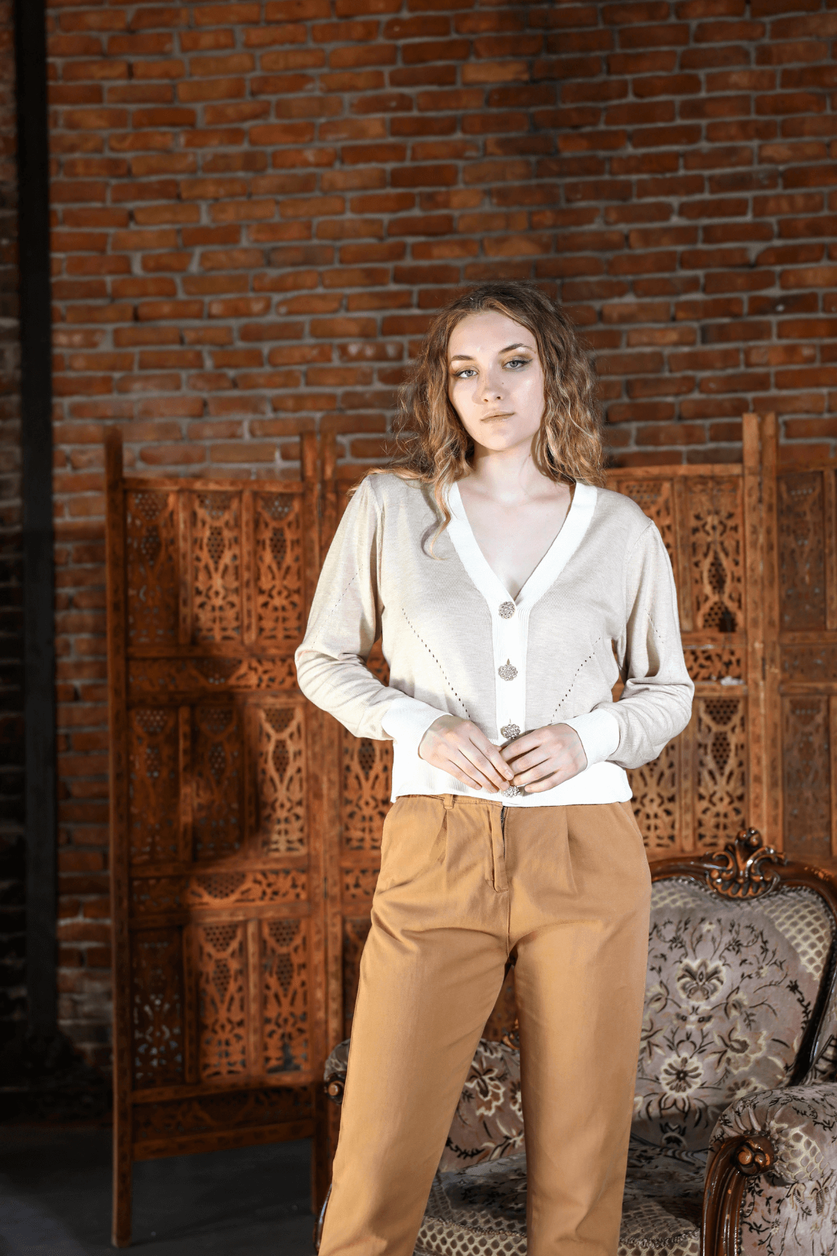 Mücevher Düğmeli Triko Hırka 5610