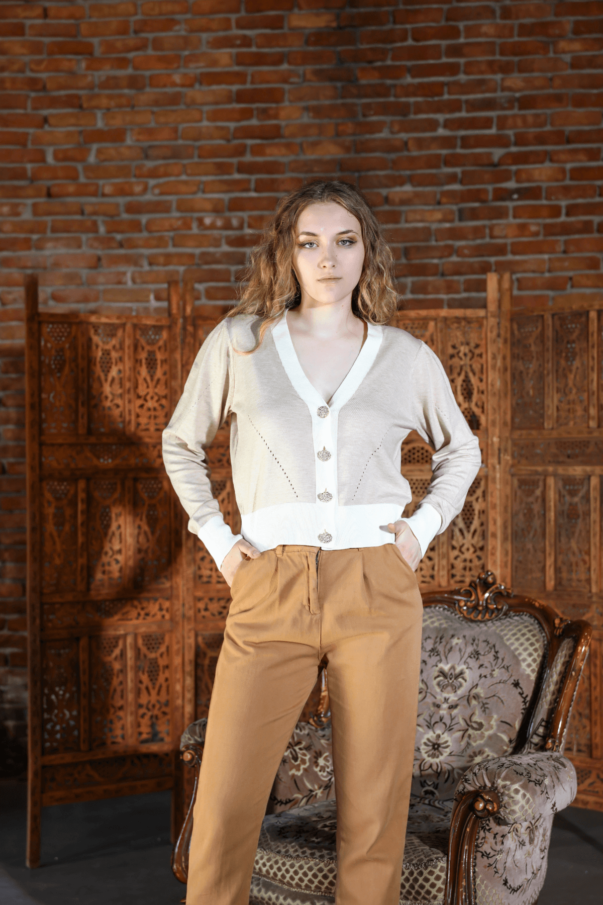 Mücevher Düğmeli Triko Hırka 5610