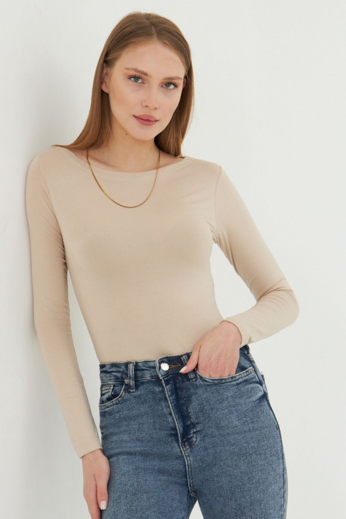 Kadın Kayık Yaka Basic Uzun Kollu Body Likralı Bluz  Viskon Body 160 Bej