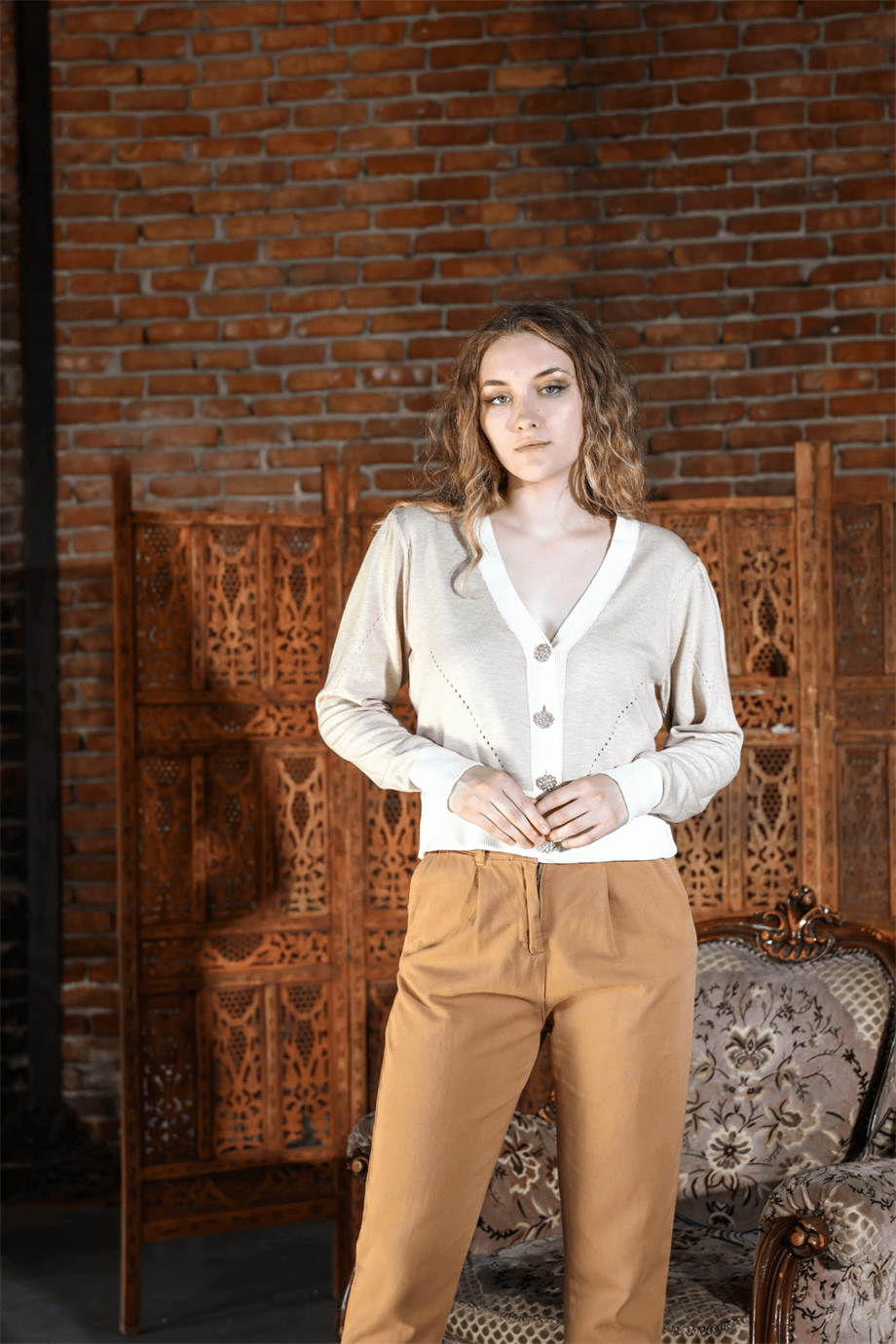 Mücevher Düğmeli Triko Hırka 5610