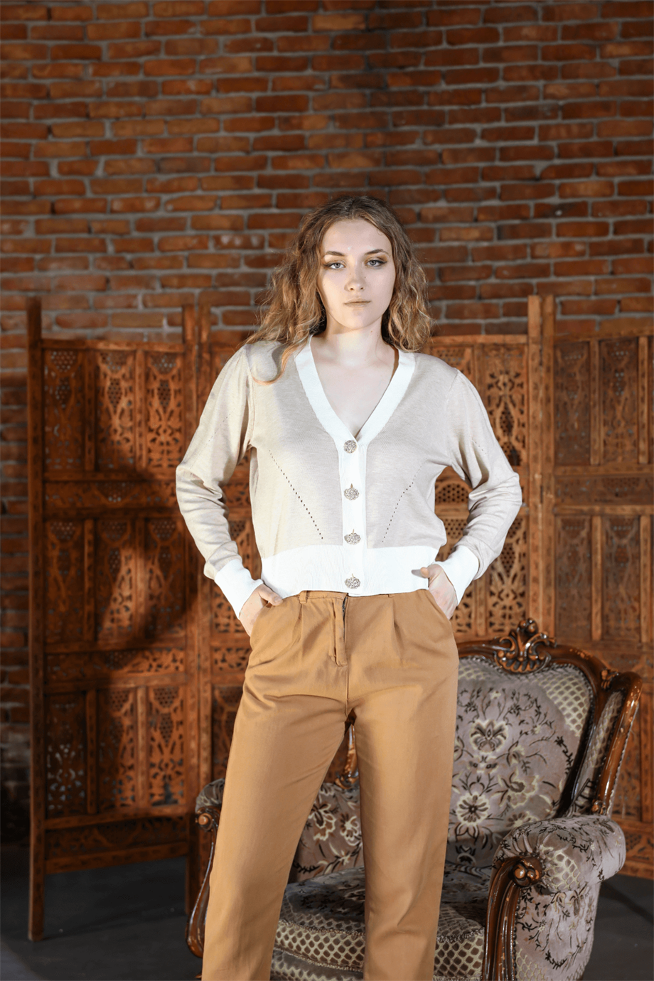 Mücevher Düğmeli Triko Hırka 5610