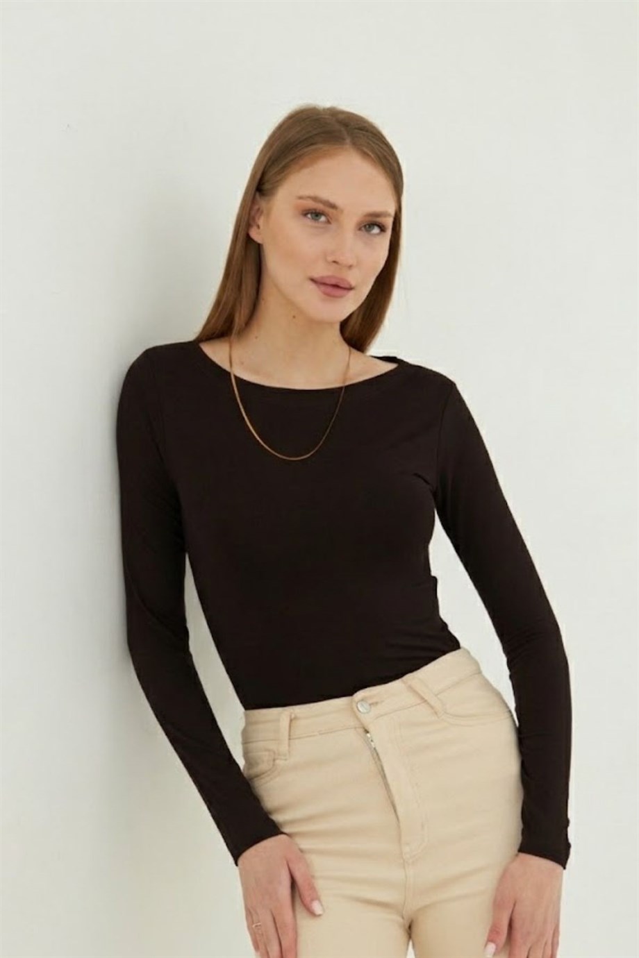 Kadın Kayık Yaka Basic Uzun Kollu Body Likralı Bluz  Viskon Body 160 Kahverengi