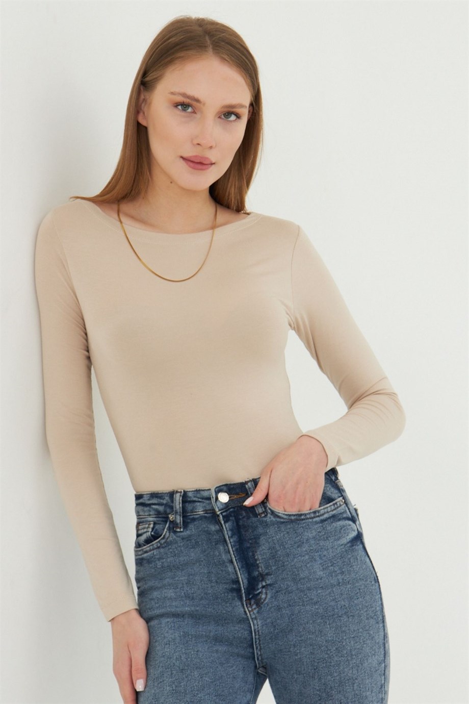 Kadın Kayık Yaka Basic Uzun Kollu Body Likralı Bluz  Viskon Body 160 Bej
