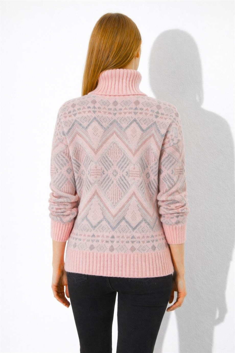 Kadın Kilim Desenli Yumuşak Dokulu Balıkçı Yaka Triko Kazak 7590 Pembe