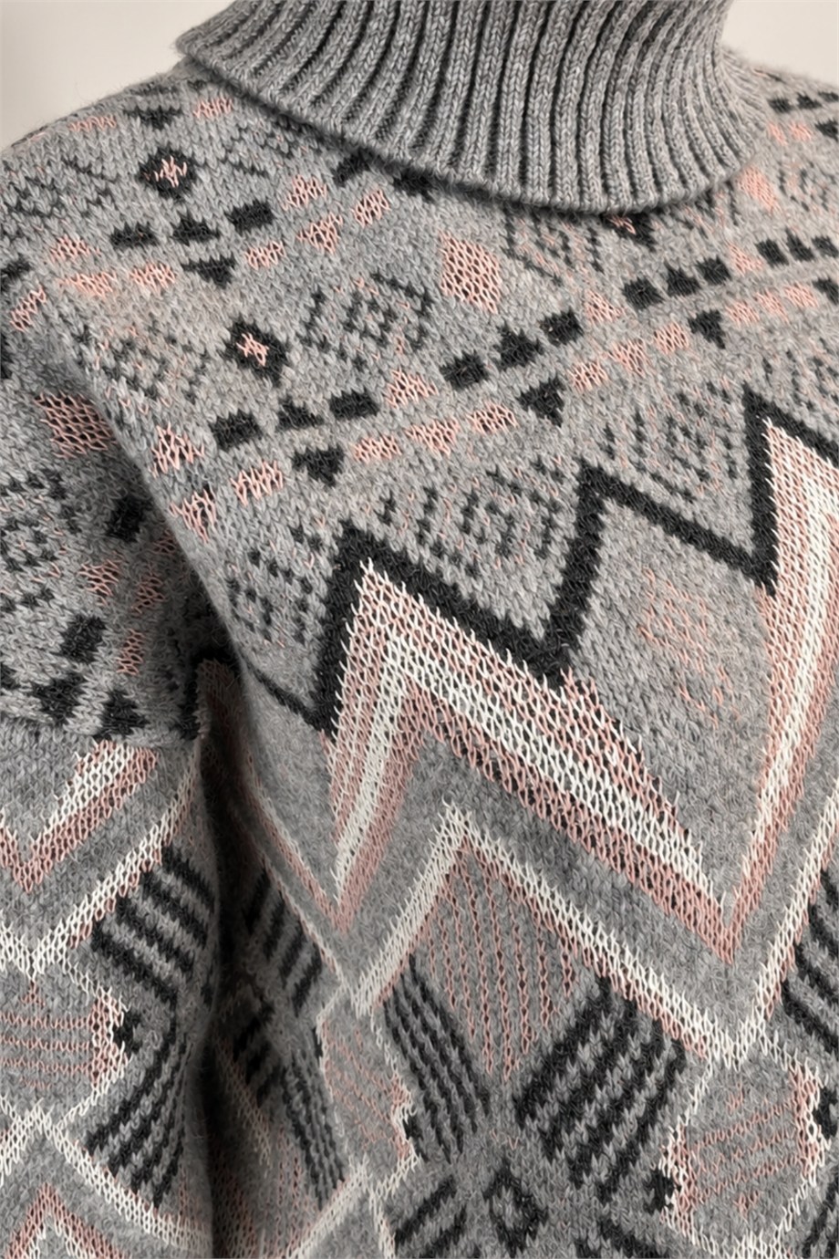 Kadın Kilim Desenli Yumuşak Dokulu Balıkçı Yaka Triko Kazak 7590 Gri