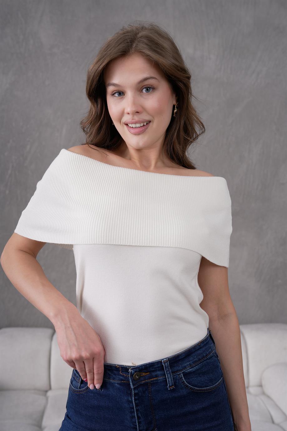 Kadın Madonna Yaka Kolsuz Triko Bluz 2202