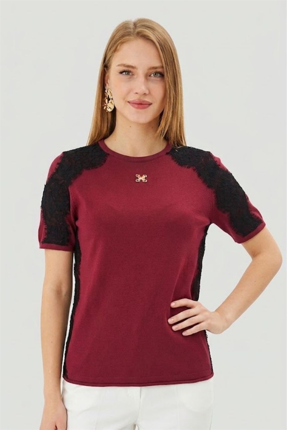 Kadın Yumuşak Dokulu Bisiklet Yaka Dantelli Kısa Kollu Triko Bluz Bordo