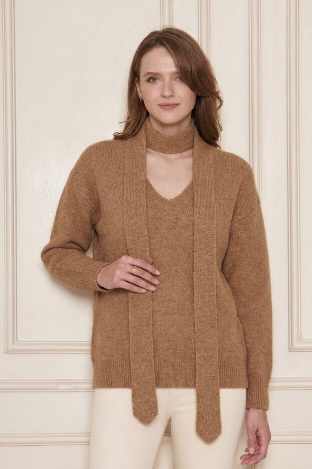 Kadın Yumuşak Dokulu V Yaka Oversize Yünlü Triko Kazak Atkı Takım 7141 Camel