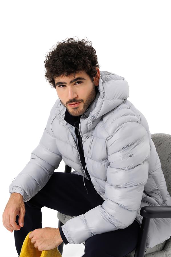 Escetic Açık Gri Sabit Kapüşonlu 3 Cepli Su İtici Rüzgar Geçirmez Erkek Şişme Mont 7093