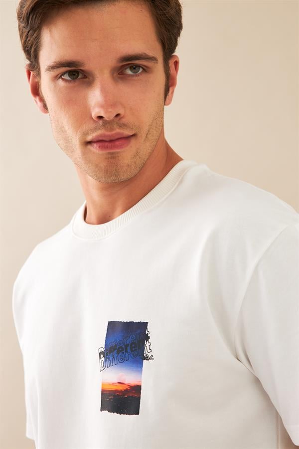 Escetic Erkek Beyaz Spor Baskılı O Yaka Nefes Alan %100 Pamuklu Kumaş Oversize T-Shirt T0096