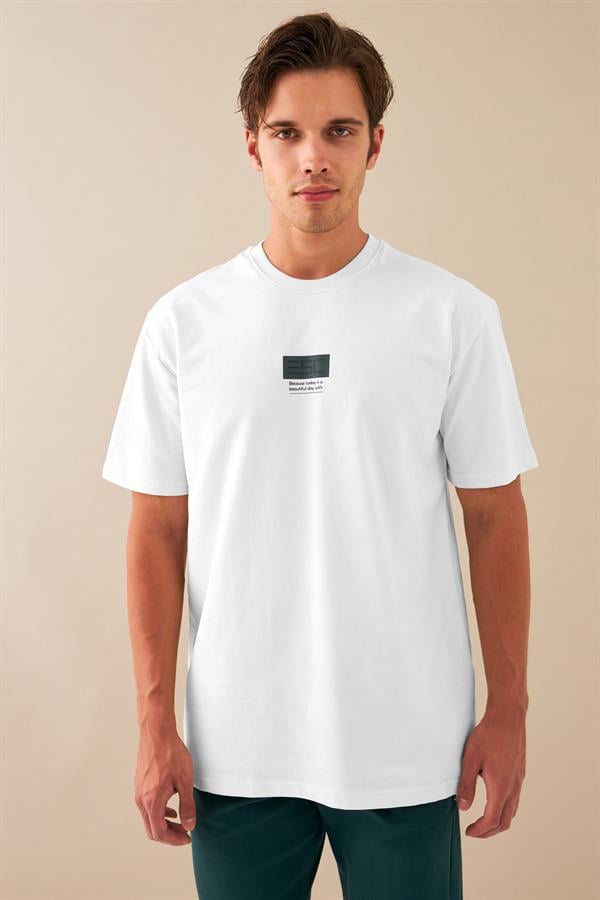 Escetic Erkek Beyaz Spor Baskılı O Yaka Nefes Alan %100 Pamuklu Kumaş Oversize T-Shirt T0070