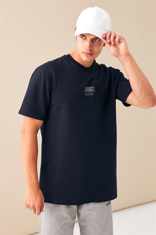 Escetic Erkek Lacivert Spor Baskılı O Yaka Nefes Alan %100 Pamuklu Kumaş Oversize T-Shirt T0070